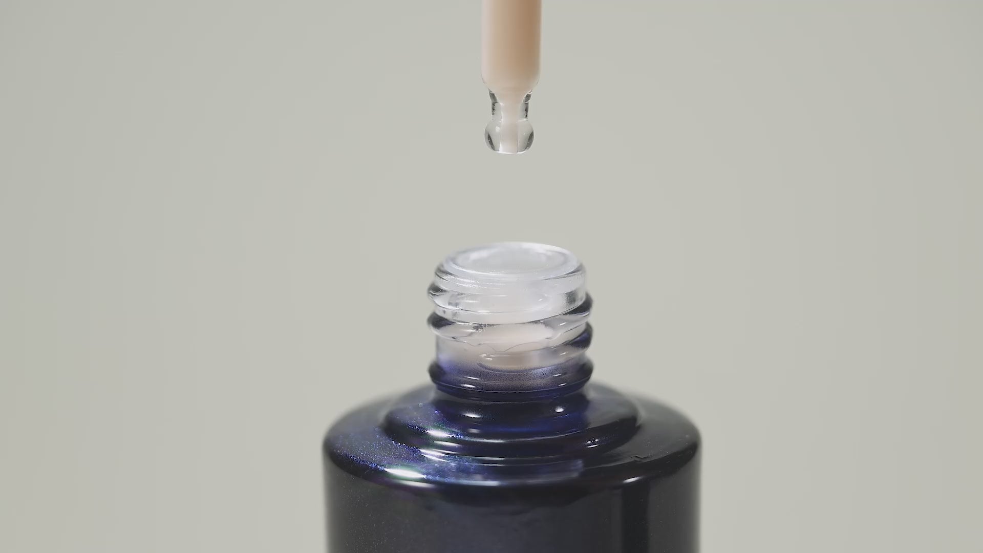 Cargar vídeo: Dr.G Black Snail Retinol Ampoule